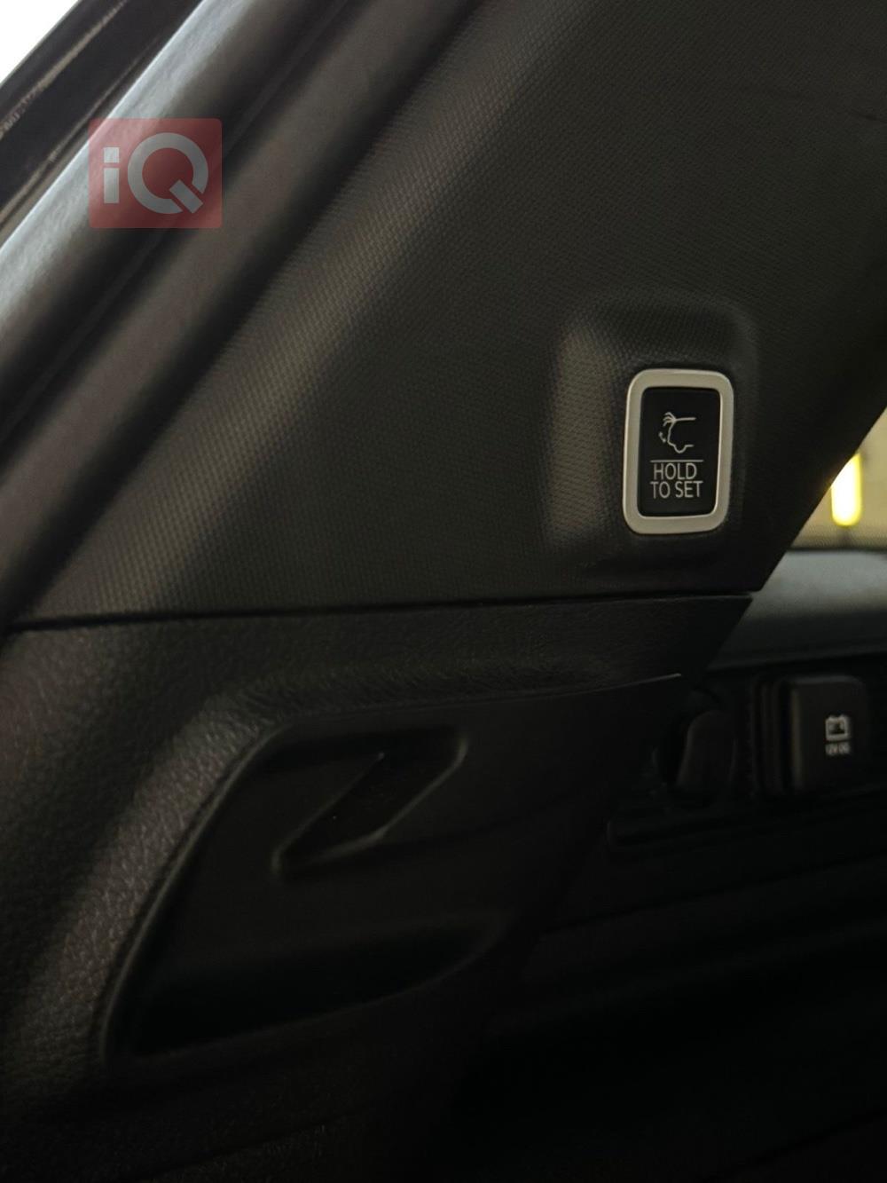 جیپ گراند شیرۆکی